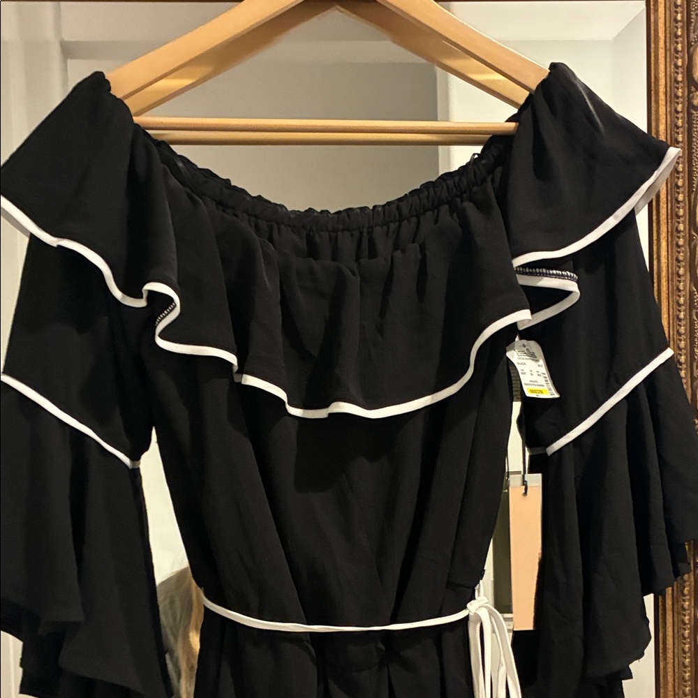 NWT June & Hudson Black Off-Shoulder Ruffle Romper size M - Picture 8 of 8